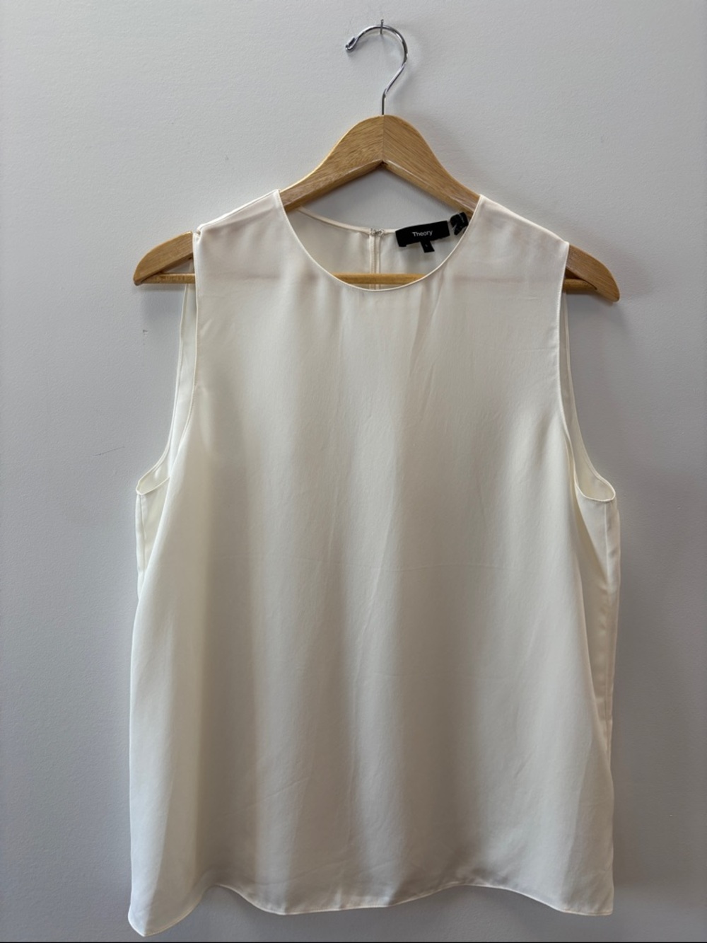 Theory Cream Sleeveless Round-Neck Camisole